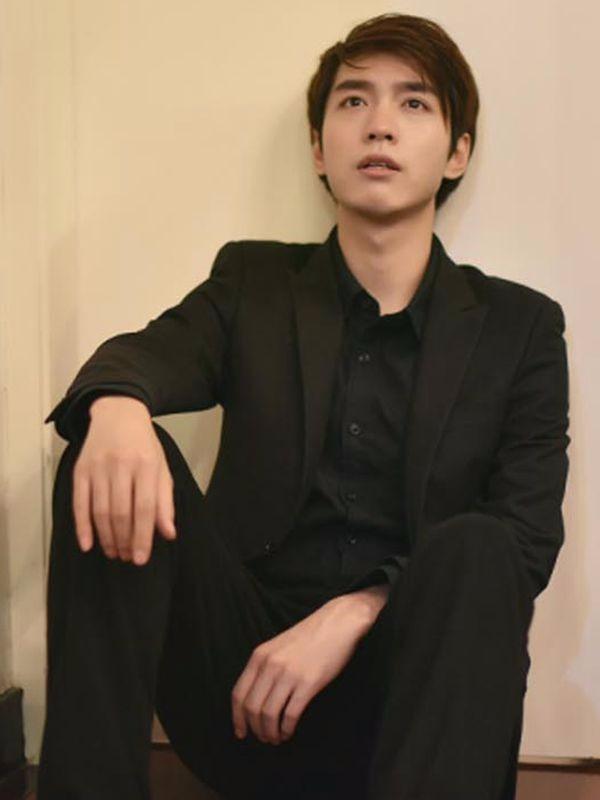 囚笼（真人漫） [db:作者] 漫画封面